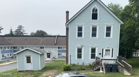 45 6th St, Waterford, NY 12188