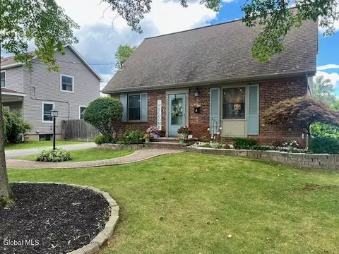 602 Riverside Ave, Scotia, NY 12302