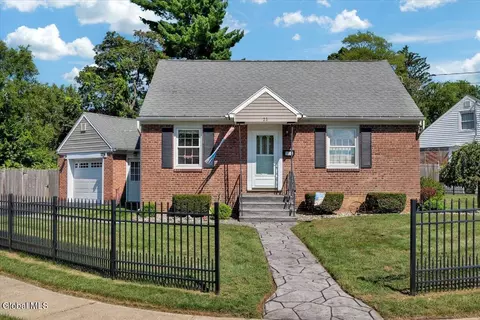 21 Campbell Dr, Albany, NY 12205