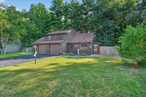 62 Pepperbush Pl, Malta, NY 12020