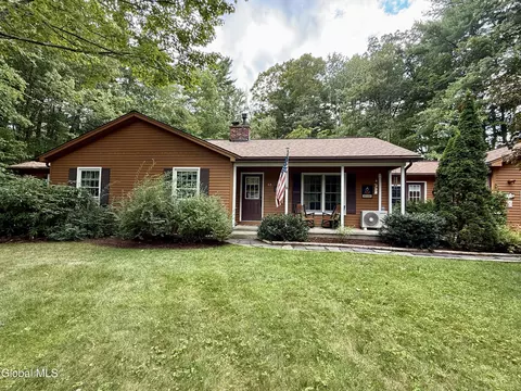 60 Morgan Ct, Lake George, NY 12845
