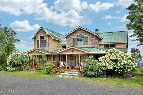 25 Pleasant Valley Rd, Altamont, NY 12009