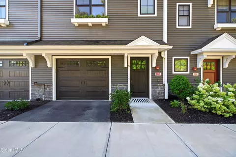 6 Whistler Ct, Saratoga Springs, NY 12866