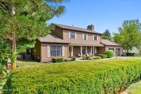4 Pawling Ave, Mechanicville, NY 12118