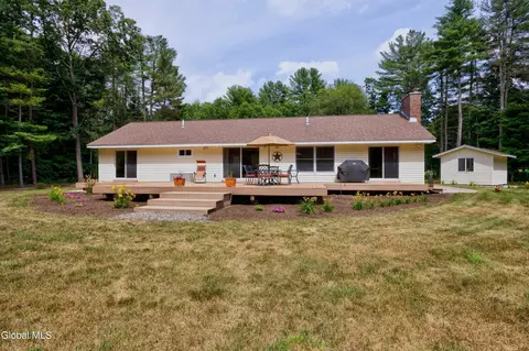 Exterior - 4 Nicklaus Dr, Gansevoort, NY 12831 photo 5 of 10