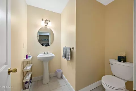 Bath - 4 Nicklaus Dr, Gansevoort, NY 12831 photo 5 of 5