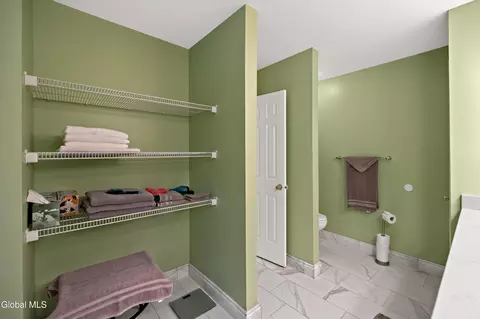 Bath - 4 Nicklaus Dr, Gansevoort, NY 12831 photo 2 of 5