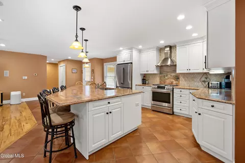 Kitchen - 4 Nicklaus Dr, Gansevoort, NY 12831 photo 2 of 5