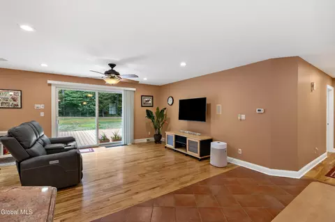 Living - 4 Nicklaus Dr, Gansevoort, NY 12831 photo 2 of 4