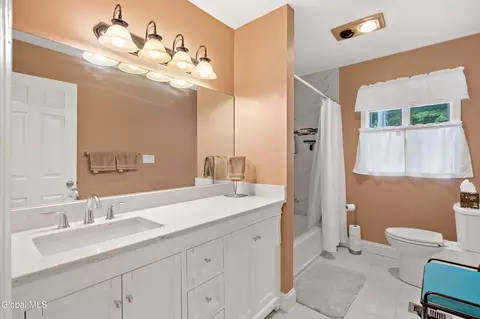 Bath - 4 Nicklaus Dr, Gansevoort, NY 12831 photo 3 of 5