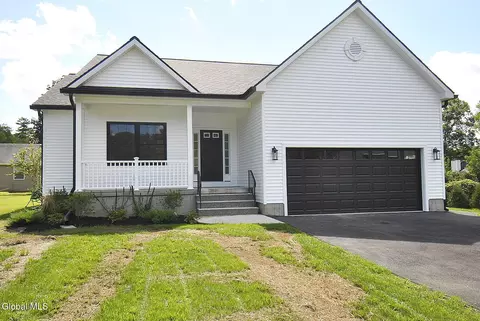 30 Booth St, Albany, NY 12205