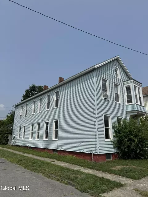 343 4th Ave, Troy, NY 12182