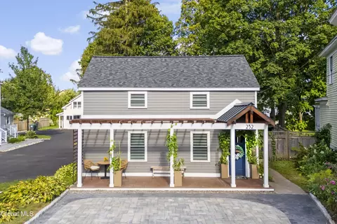 232 Nelson Ave, Saratoga Springs, NY 12866