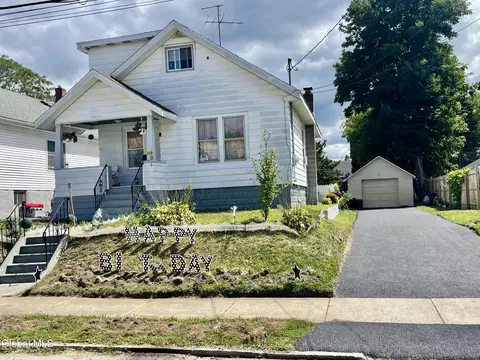 209 Edward St, Schenectady, NY 12304