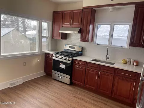 209 Edward St, Schenectady, NY 12304 photo 16