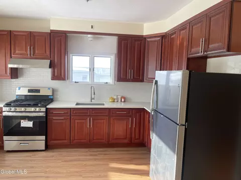 209 Edward St, Schenectady, NY 12304 photo 15