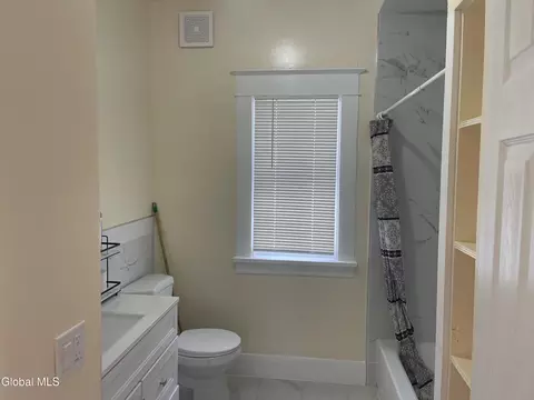 209 Edward St, Schenectady, NY 12304 photo 11