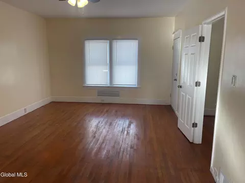 209 Edward St, Schenectady, NY 12304 photo 10
