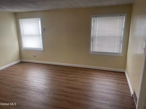 209 Edward St, Schenectady, NY 12304 photo 17