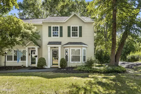 12 Hilltop Ct, Troy, NY 12182