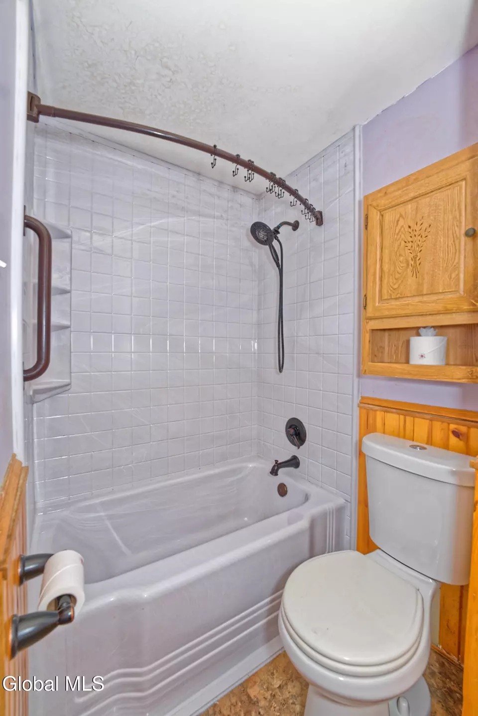 Bath - 5 Tulip St, Rotterdam, NY 12306 photo 3 of 3