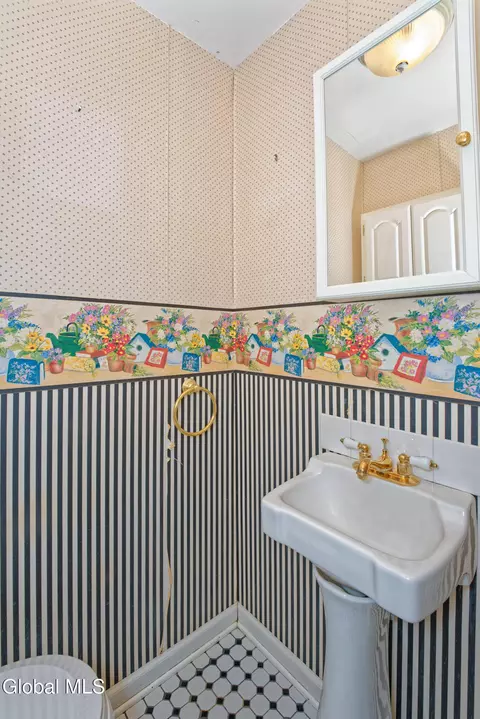 Bath - 5 Tulip St, Rotterdam, NY 12306 photo 1 of 3