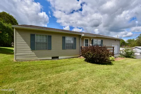 807 Fon Clair St, Johnstown, NY 12095