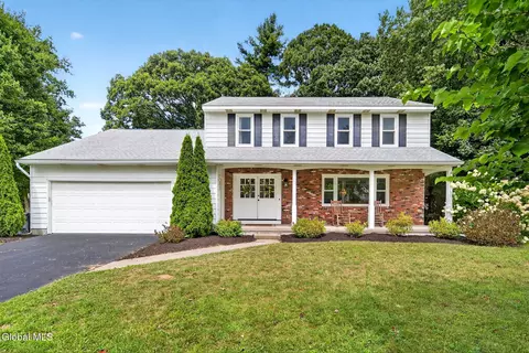 26 Walter Dr, Saratoga Springs, NY 12866