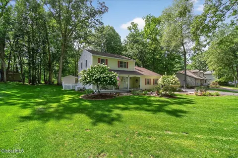 5966 Curry Rd Ext, Schenectady, NY 12303