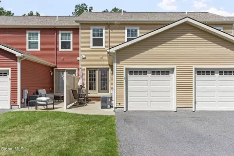8 Linden Ln, Ballston Spa, NY 12020