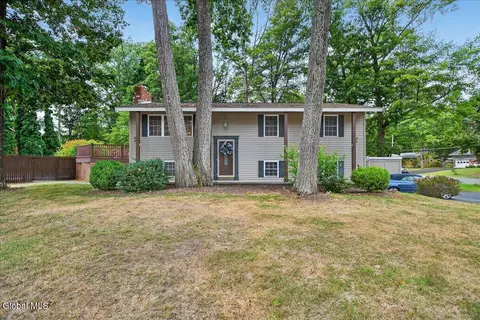 18 Karista Spring Dr, Saratoga, NY 12866