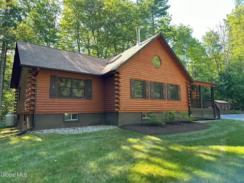 50 Sherrick Dr, Lake George, NY 12845