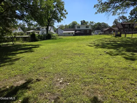 Exterior - 2137 Van Wormer Rd, Schenectady, NY 12303 photo 7 of 9