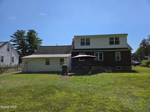 Exterior - 2137 Van Wormer Rd, Schenectady, NY 12303 photo 3 of 9