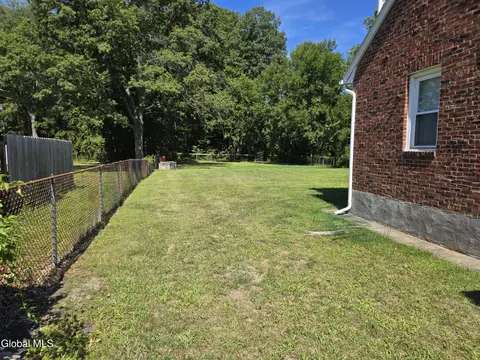 Exterior - 2137 Van Wormer Rd, Schenectady, NY 12303 photo 6 of 9
