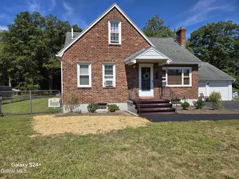 Exterior - 2137 Van Wormer Rd, Schenectady, NY 12303 photo 2 of 9