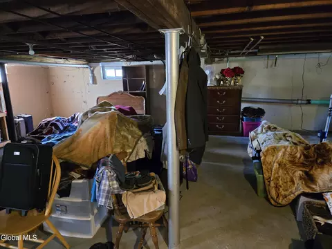 Bedroom - 2137 Van Wormer Rd, Schenectady, NY 12303 photo 9 of 9