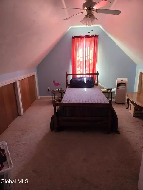 Bedroom - 2137 Van Wormer Rd, Schenectady, NY 12303 photo 6 of 9