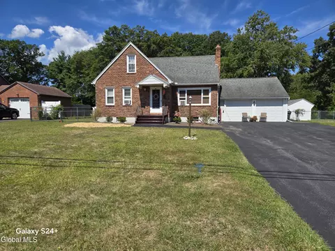 2137 Van Wormer Rd, Schenectady, NY 12303