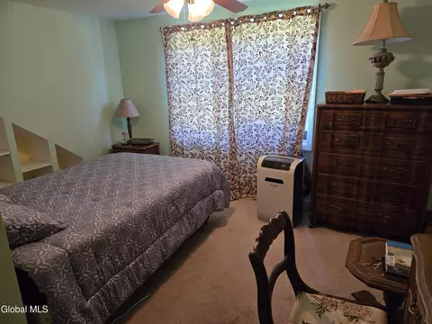 Bedroom - 2137 Van Wormer Rd, Schenectady, NY 12303 photo 2 of 9