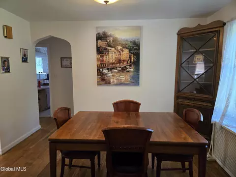 Dining - 2137 Van Wormer Rd, Schenectady, NY 12303 photo 4 of 5