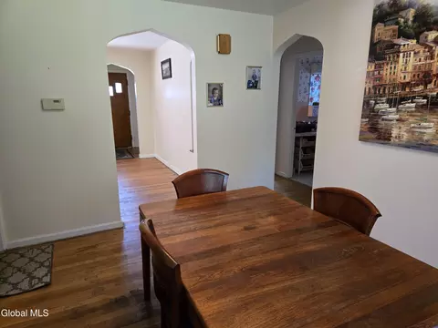 Dining - 2137 Van Wormer Rd, Schenectady, NY 12303 photo 3 of 5