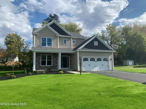 23 Wyatts Way, Clifton Park, NY 12065
