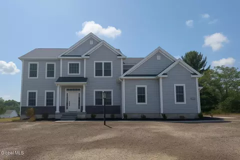 4 Berkeley Ct, Slingerlands, NY 12159