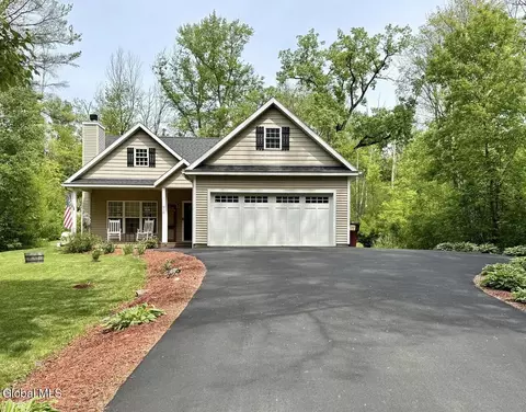 916 Sleepy Hollow Rd, Athens, NY 12015