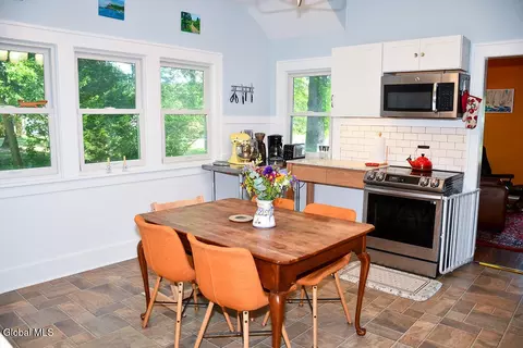 121 Cherry Ave, Delmar, NY 12054 photo 8