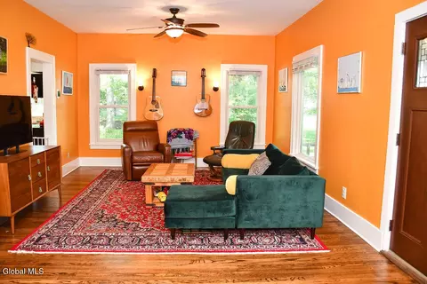 121 Cherry Ave, Delmar, NY 12054 photo 3