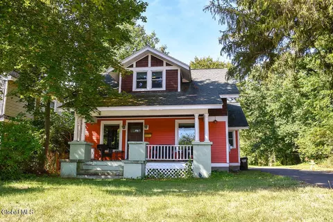 121 Cherry Ave, Delmar, NY 12054