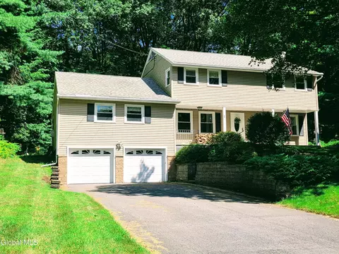 2 Wendy Ln, Burnt Hills, NY 12027