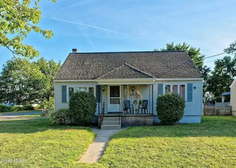 2092 Chepstow Rd, Schenectady, NY 12303